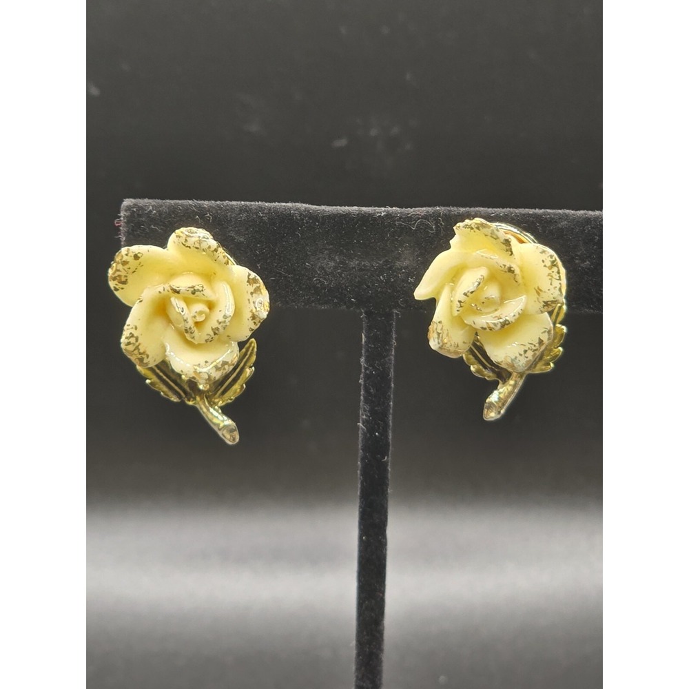 vintage 1960s clip on earrings